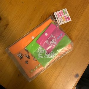 Aggretseko stationary pouches